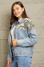 Load image into Gallery viewer, Washed Denim Camo Contrast Jacket
